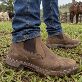 Kit Bota Taurus Masculina em Couro Legítimo, Borracha e Elastano de Alta Resistência com Solado Jump Antiderrapante + BRINDES