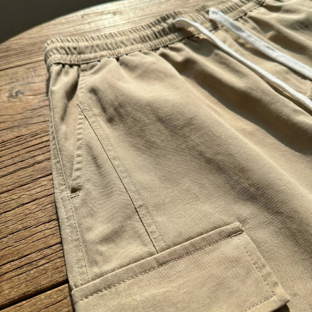 [Leve 3, Pague Só 2!] Calça Dravus Masculina em Algodão Encorpado e Sarja Lavada de Cintura Elástica com Costura Vertical em Relevo
