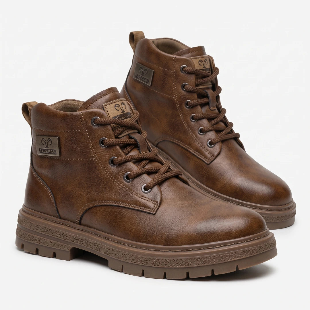 Kit Bota Brutax Ortopédica Masculina em Couro Legítimo, Borracha Maciça e Metal Rústico de Alta Tração com Placa Lateral Industrial + BRINDES: