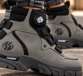 Kit Bota Vorn Masculina em Couro Legítimo de Cano Alto com Solado Tratorado e Ajuste por Disco + BRINDES: Cinto, Relógio e Óculso de Sol